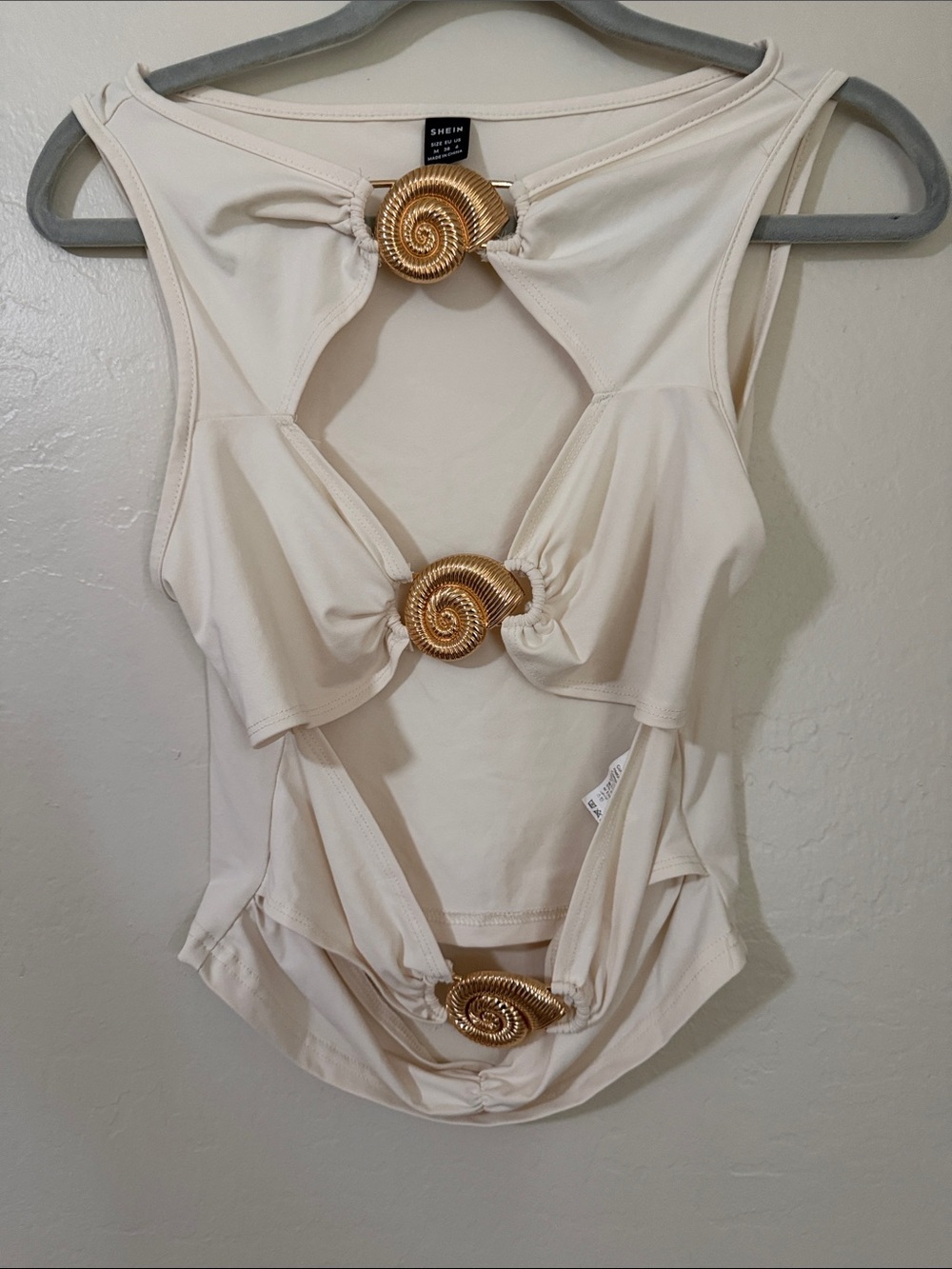 SHEIN White Cutout Shell-Ring Detail Crop Top - Picture 4 of 6